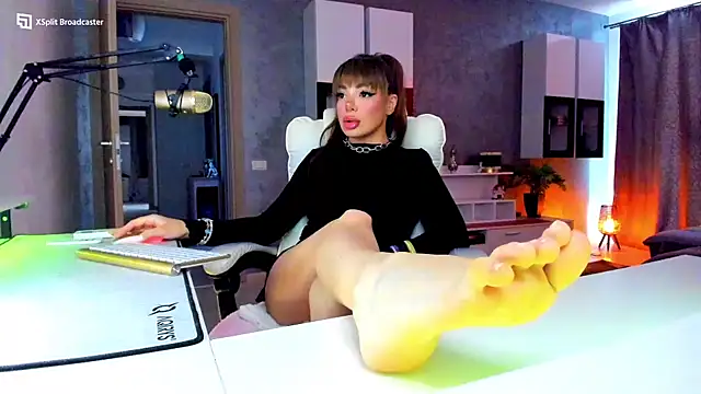 Miss kay1111 online show from June 28, 12:11 pm