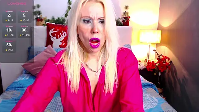 Luci evans online show from December 8, 8:04 pm