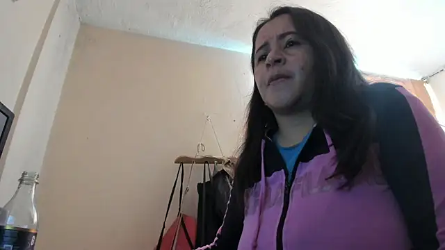 latinfemale online show from December 12, 6:10 pm