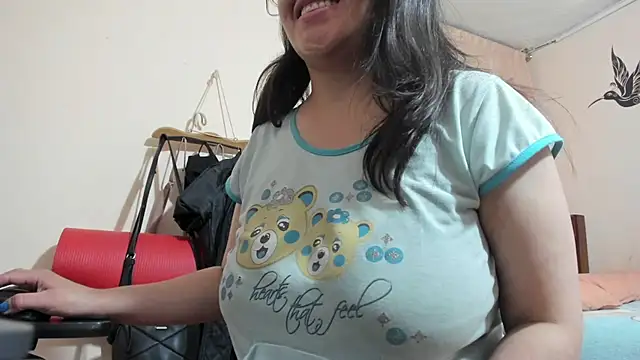 latinfemale online show from December 28, 4:30 am