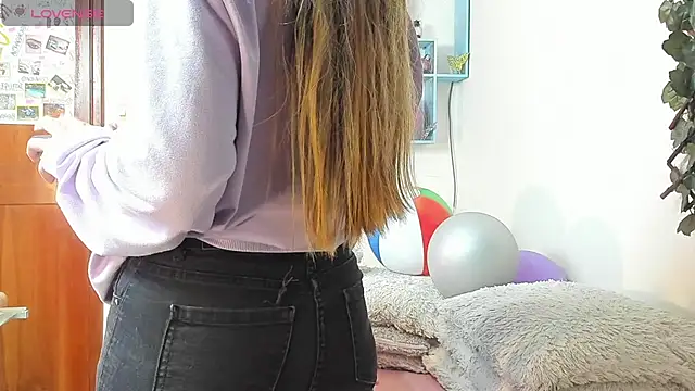 DestinyHills online show from March 9, 12:09 pm