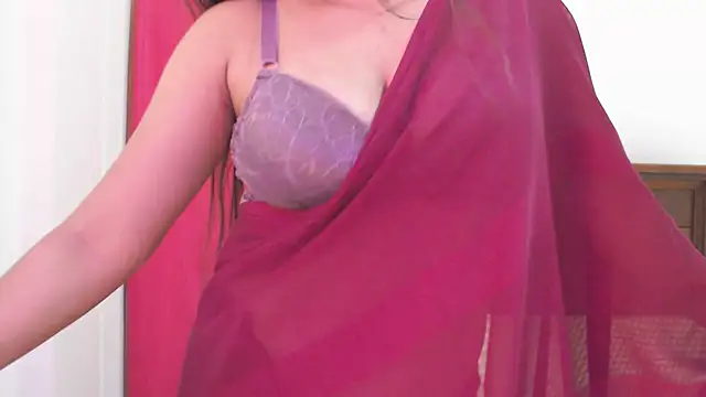 Snapshot of BeautyPriya chatting on January 24, 9:17 am BeautyPriya online show from January 24, 9:17 am