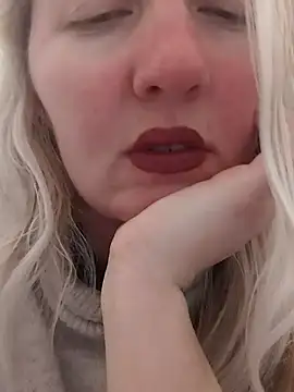 Mllesha74000 online show from February 11, 3:51 pm