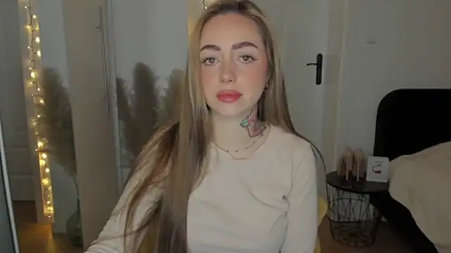 Snapshot of sexyCoralie chatting on January 19, 7:45 am sexyCoralie online show from January 19, 7:45 am