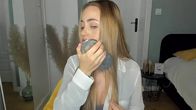 sexyCoralie online show from April 29, 5:30 pm