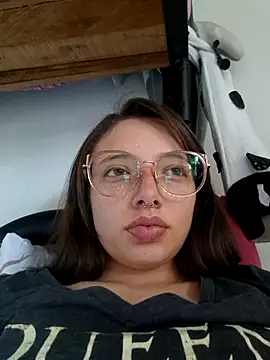 linda-schmidt online show from October 18, 8:20 pm