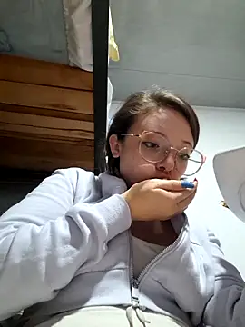 linda-schmidt online show from March 31, 4:02 am