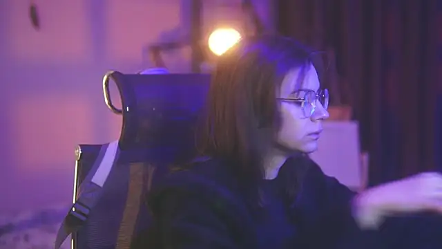 alyssa sweet online show from December 16, 6:07 am