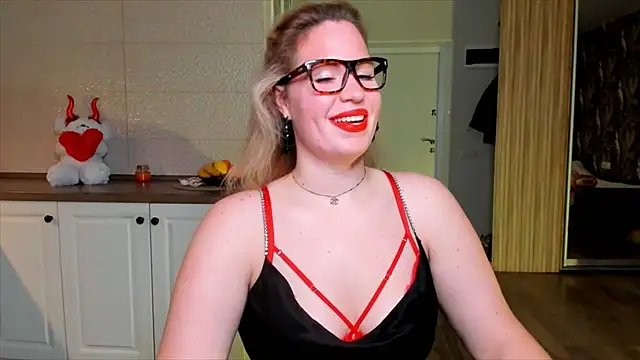 HotTiffani online show from November 24, 7:08 am