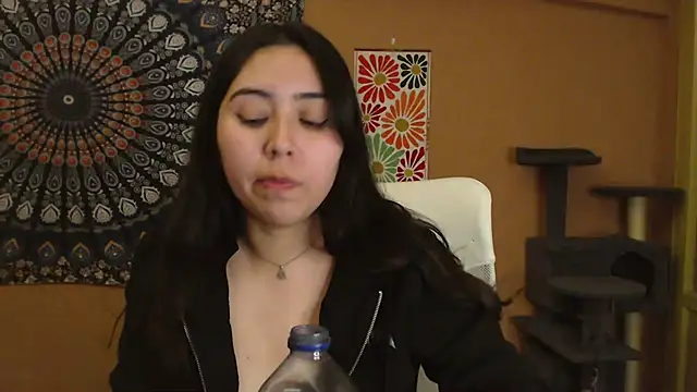 Snapshot of IntimateTales chatting on January 23, 9:18 pm IntimateTales online show from January 23, 9:18 pm