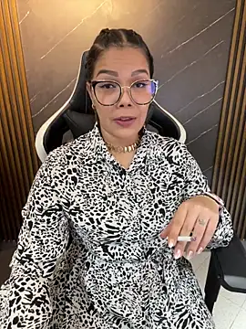 KellyBrooklyn  online show from February 21, 3:57 pm