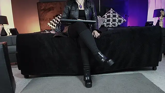  Jade 16 online show from September 23, 11:46 am