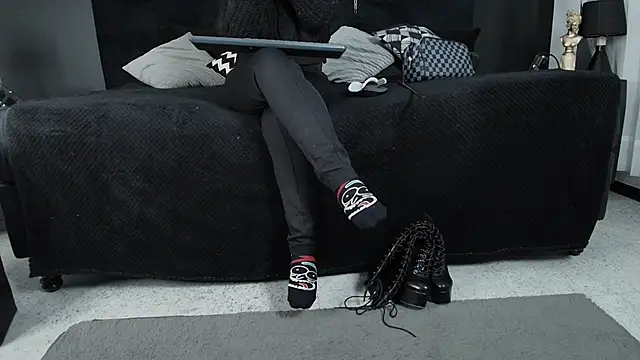  Jade 16 online show from October 18, 11:44 am