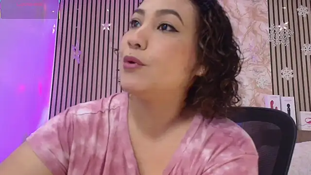 JuliRamirez online show from December 17, 11:16 am