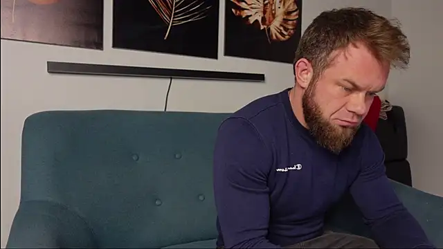 Snapshot of Tommy_Burnz chatting on January 2, 4:20 am Tommy Burnz online show from January 2, 4:20 am