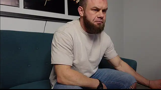 Snapshot of Tommy_Burnz chatting on January 17, 3:12 am Tommy Burnz online show from January 17, 3:12 am