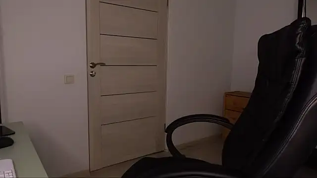 Snapshot of Tommy_Burnz chatting on January 30, 2:38 am Tommy Burnz online show from January 30, 2:38 am