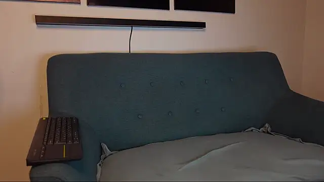 Snapshot of Tommy_Burnz chatting on February 7, 5:52 am Tommy Burnz online show from February 7, 5:52 am