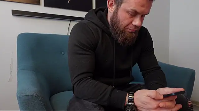 Snapshot of Tommy_Burnz chatting on February 12, 8:59 am Tommy Burnz online show from February 12, 8:59 am