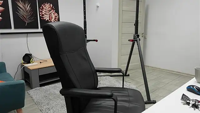 Tommy Burnz online show from November 20, 1:44 pm