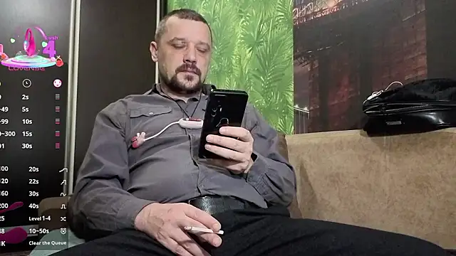 DanielOhCool online show from February 8, 8:07 am