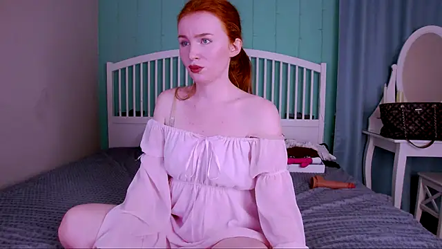 Snapshot of GingerArin chatting on November 12, 9:21 am GingerArin online show from November 12, 9:21 am