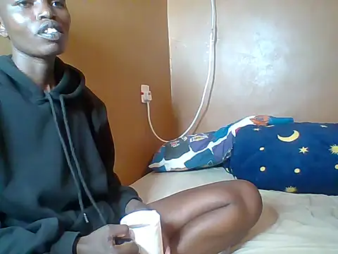 Snapshot of sluutygirl chatting on November 18, 1:33 am sluutygirl online show from November 18, 1:33 am