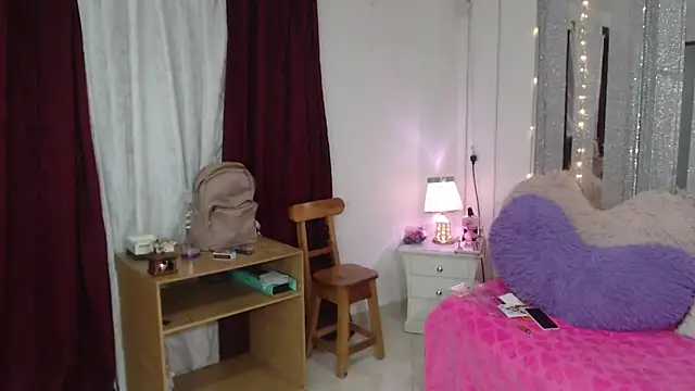 mijal queen online show from December 15, 5:23 am