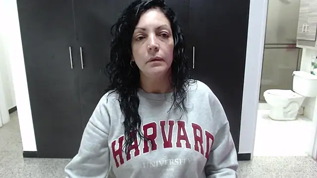 mijal queen online show from November 15, 3:26 am