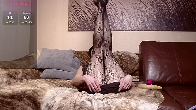 Snapshot of ElizabethLong chatting on February 2, 7:01 pm ElizabethLong online show from February 2, 7:01 pm