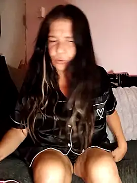 Leanne43 online show from November 14, 9:35 pm