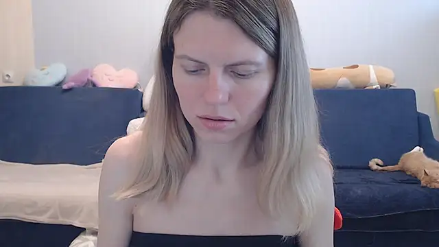 Snapshot of night_is_dark chatting on April 23, 4:31 pm night is dark online show from April 23, 4:31 pm