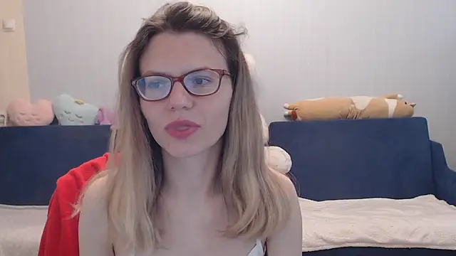 Snapshot of night_is_dark chatting on June 9, 3:01 pm night is dark online show from June 9, 3:01 pm