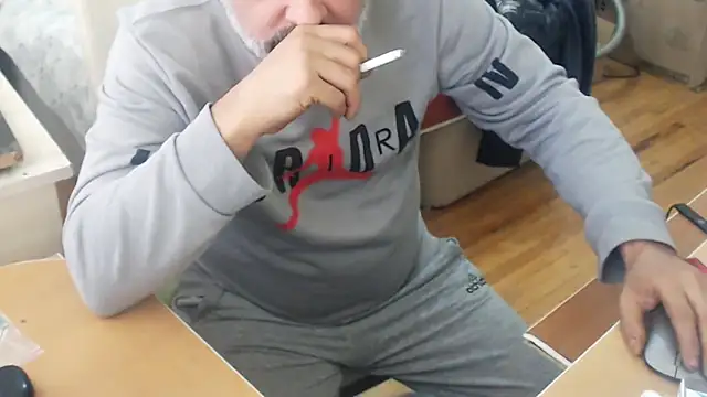 Snapshot of LiONTURK chatting on October 5, 9:18 am LiONTURK online show from October 5, 9:18 am