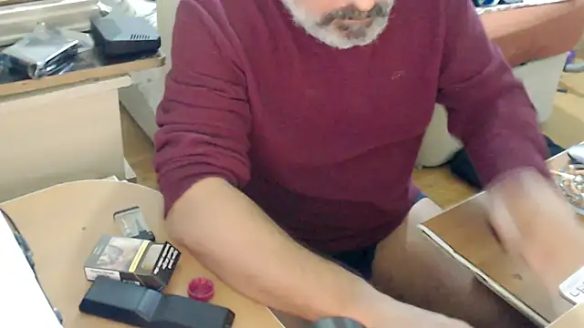 Snapshot of LiONTURK chatting on October 12, 1:15 am LiONTURK online show from October 12, 1:15 am