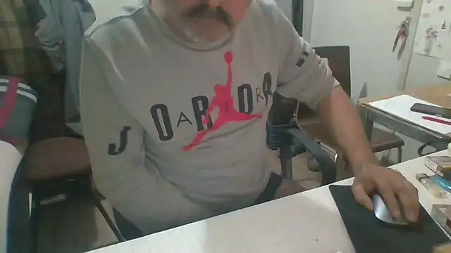 Snapshot of LiONTURK chatting on February 24, 8:40 pm LiONTURK online show from February 24, 8:40 pm