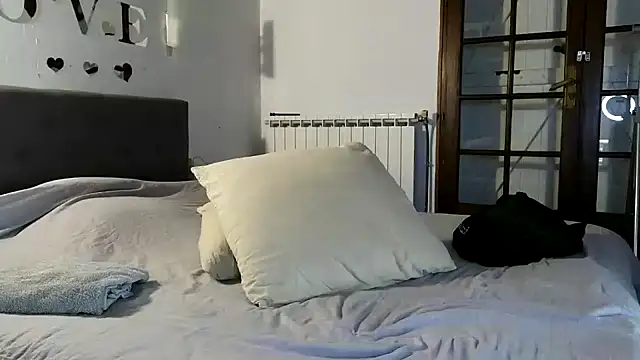 MissLilooo online show from November 20, 3:12 pm