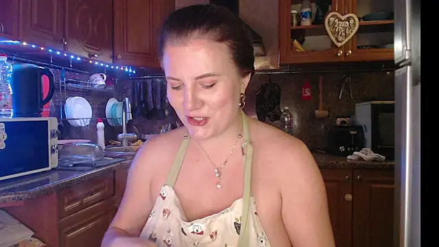 Snapshot of LizaCakes chatting on December 17, 2:44 pm LizaCakes online show from December 17, 2:44 pm