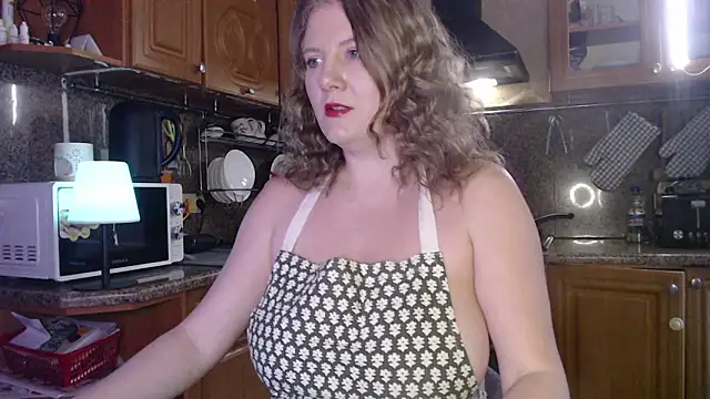 Snapshot of LizaCakes chatting on February 27, 2:32 pm LizaCakes online show from February 27, 2:32 pm