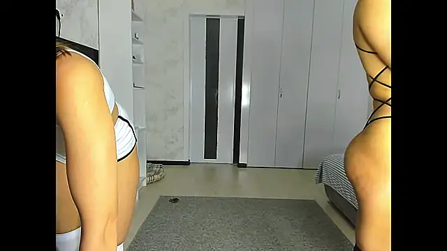 sweeetgirls2021 online show from January 14, 3:22 am