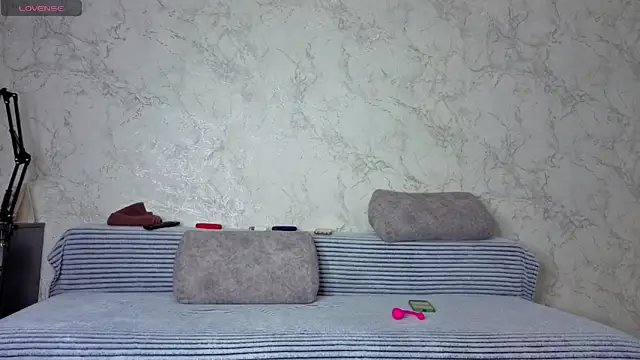 sweeetgirls2021 online show from October 4, 3:04 am