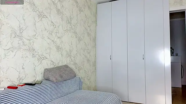 sweeetgirls2021 online show from February 6, 3:22 am