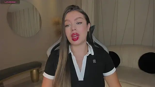 EllaClark online show from March 6, 6:16 pm