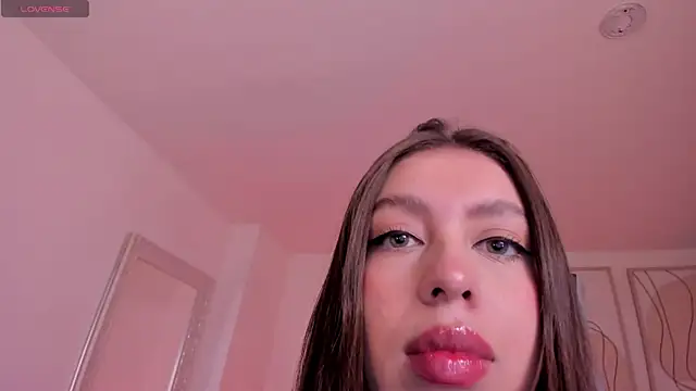 EllaClark online show from September 11, 7:03 pm