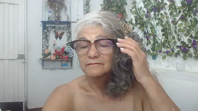 FunnyGrandma online show from December 15, 3:24 am