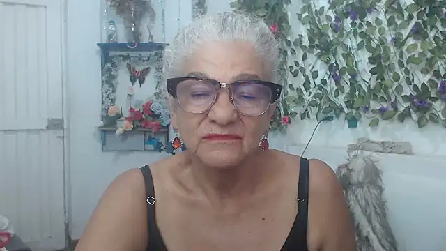 FunnyGrandma online show from December 22, 12:50 am
