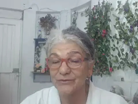 FunnyGrandma online show from February 2, 3:54 am