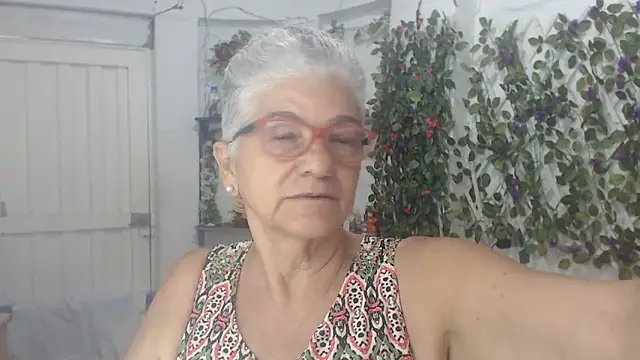 FunnyGrandma online show from February 15, 2:04 am
