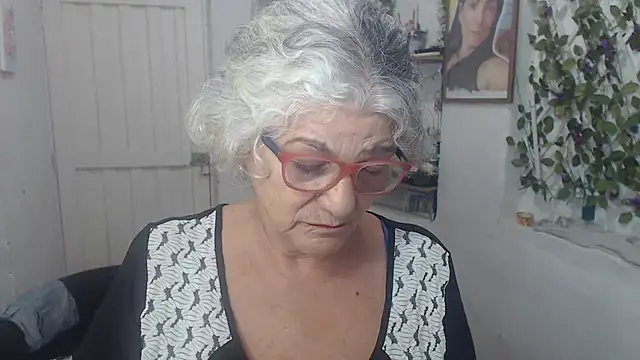 FunnyGrandma online show from September 30, 11:10 pm