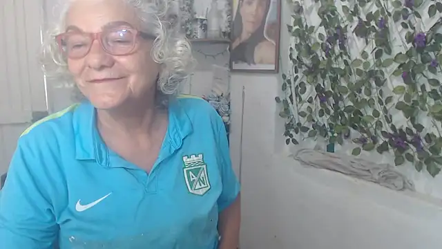 FunnyGrandma online show from November 14, 6:39 pm